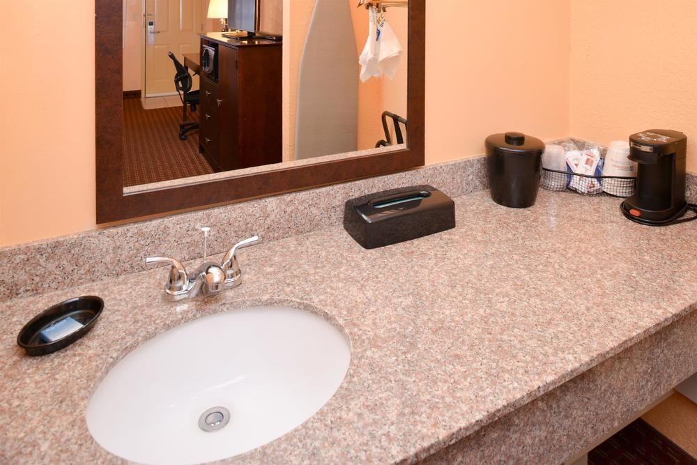 Days Inn By Wyndham Whitmore Lake Dış mekan fotoğraf