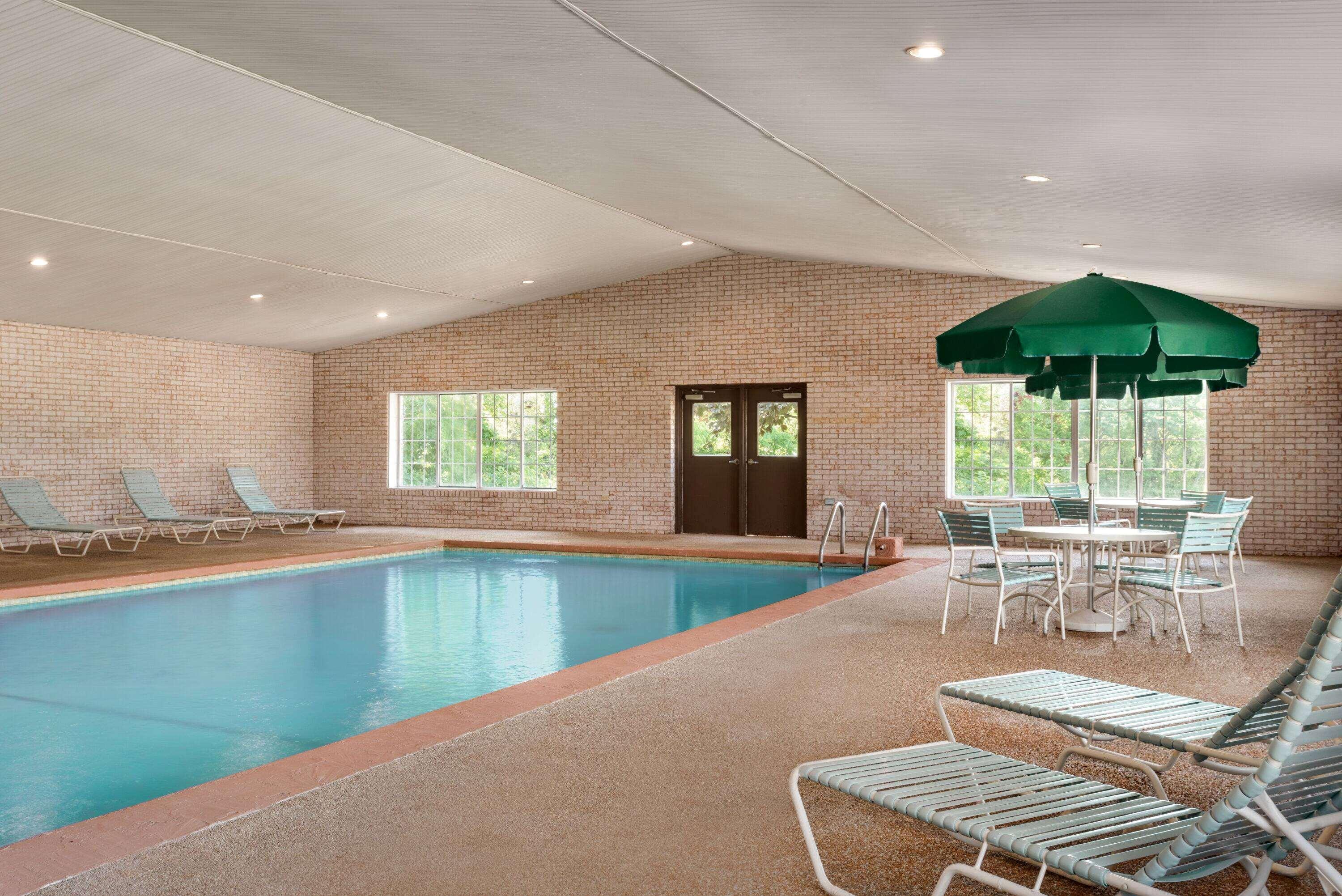 Days Inn By Wyndham Whitmore Lake Dış mekan fotoğraf